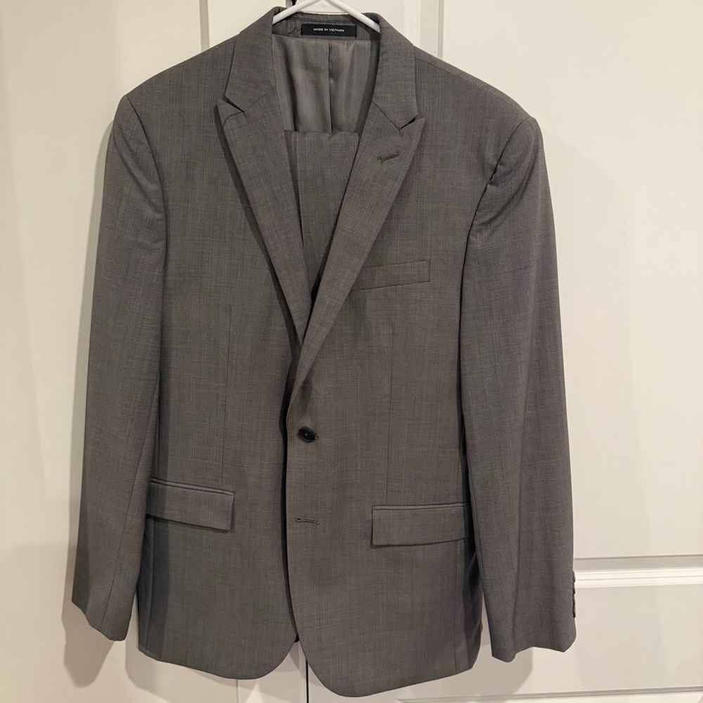 Kenneth Cole Classic Gray Suit (Pants Included)